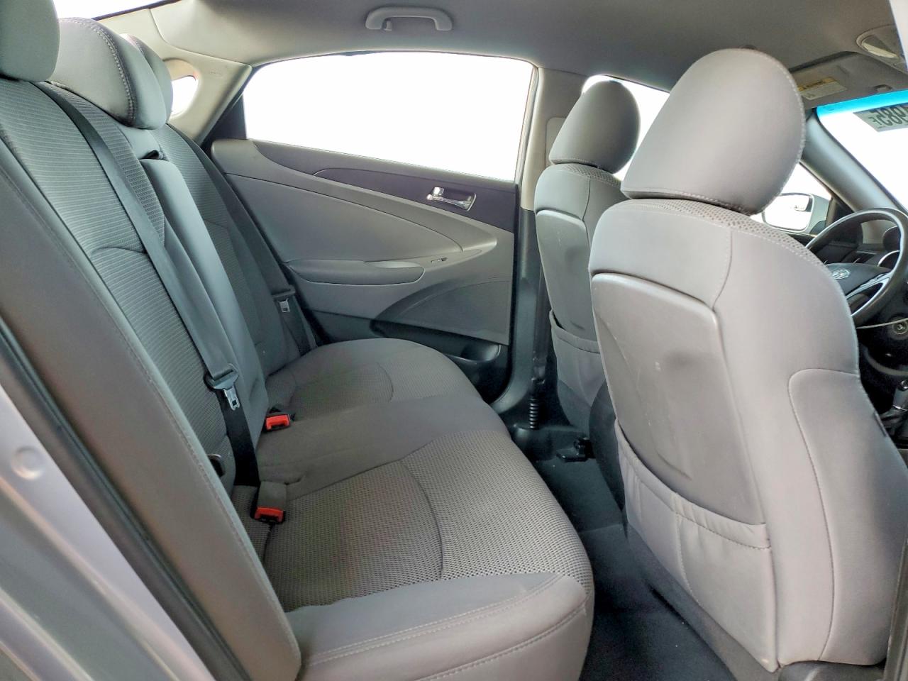 2012 HYUNDAI SONATA GLS photo 10