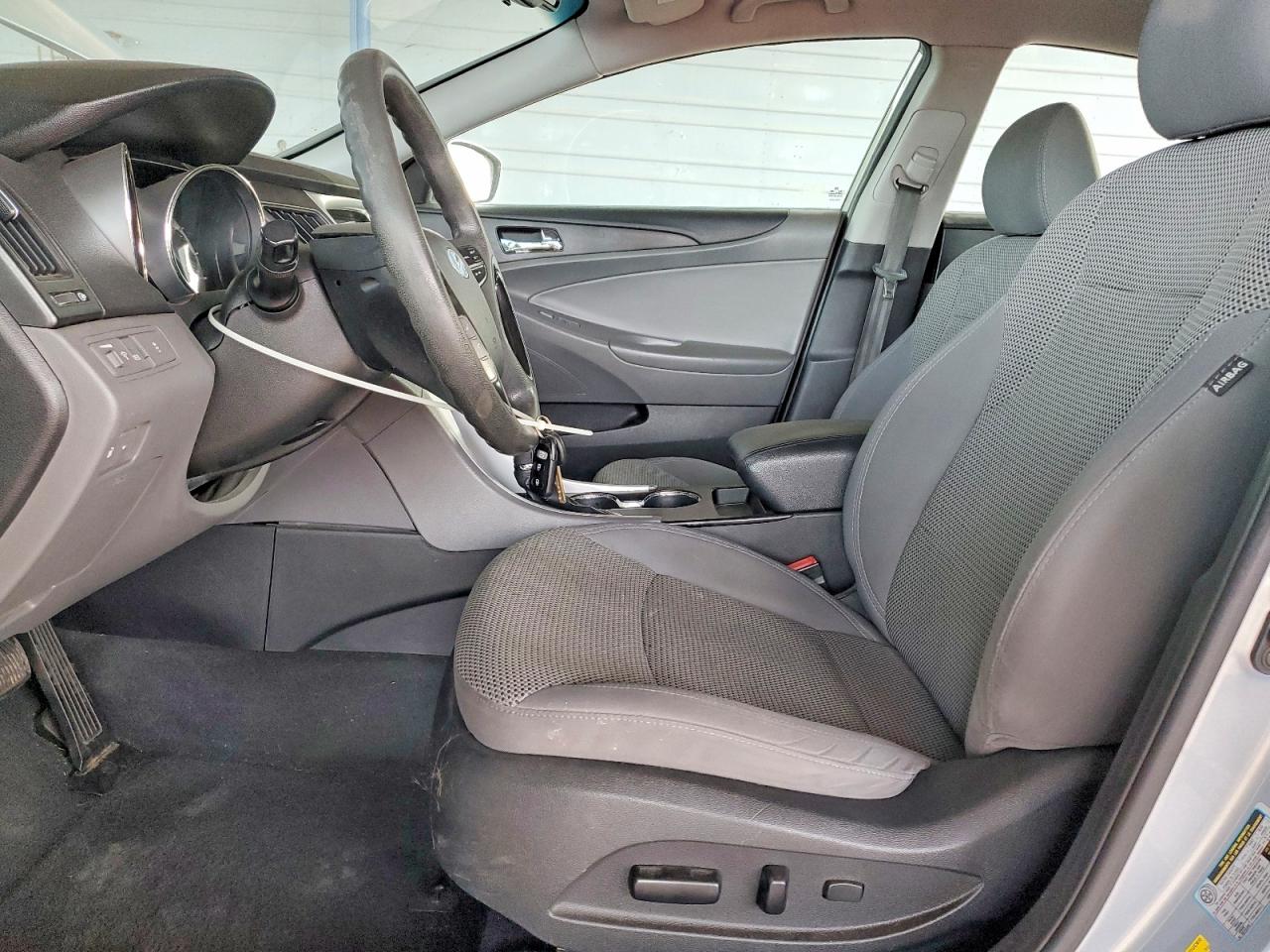 2012 HYUNDAI SONATA GLS photo 7