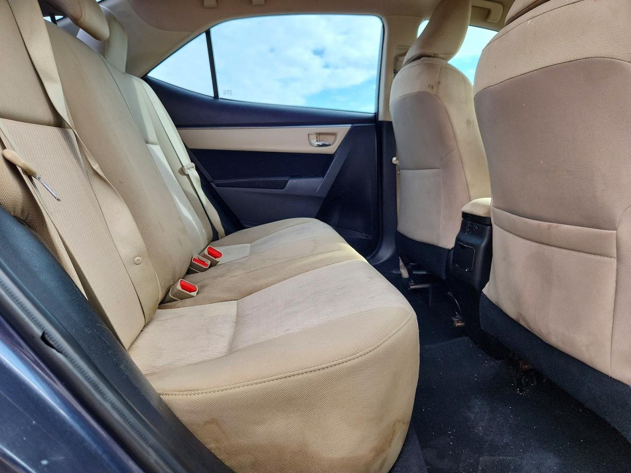 2014 TOYOTA COROLLA LE photo 10