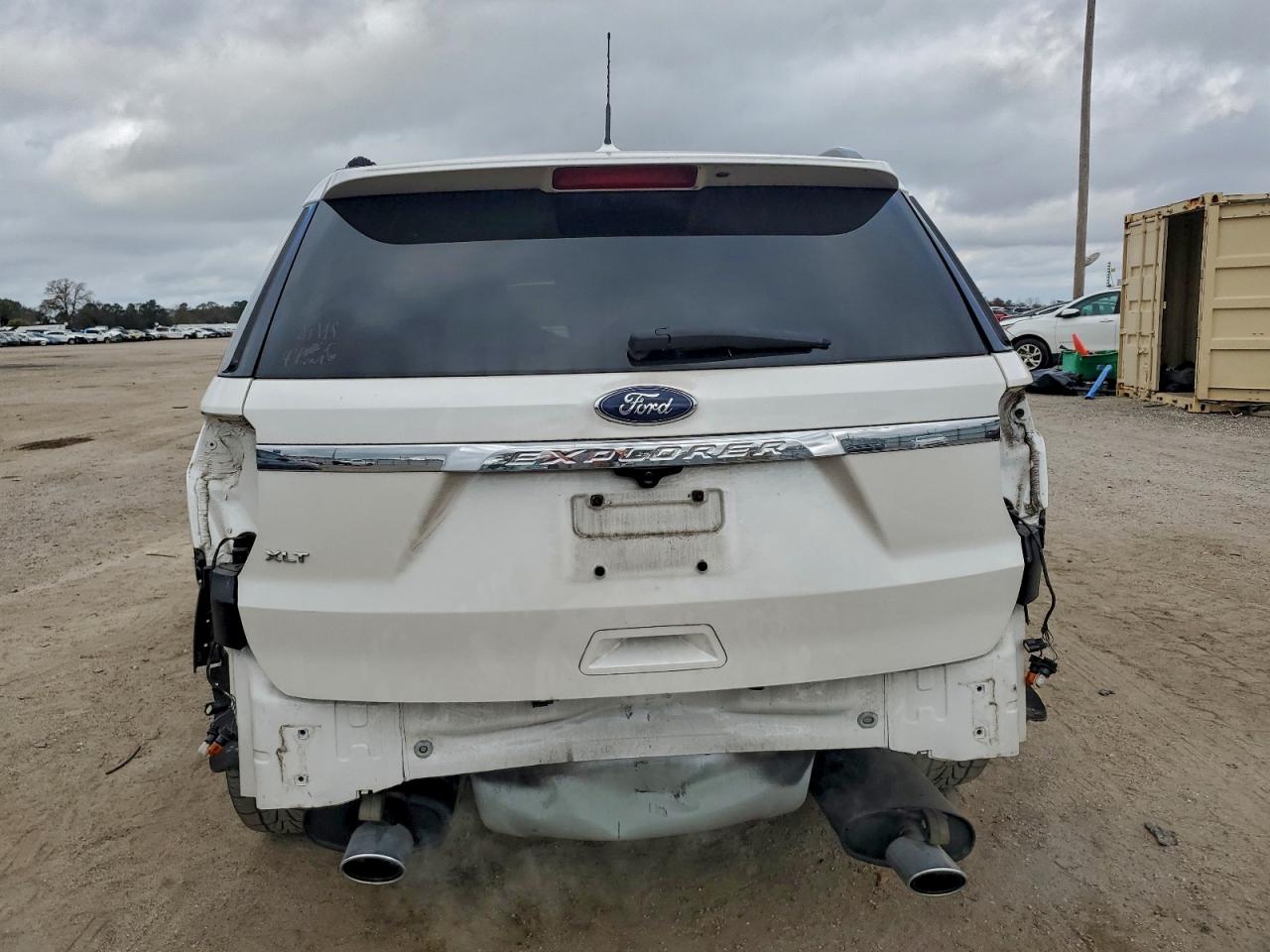 2018 FORD EXPLORER XLT photo 6