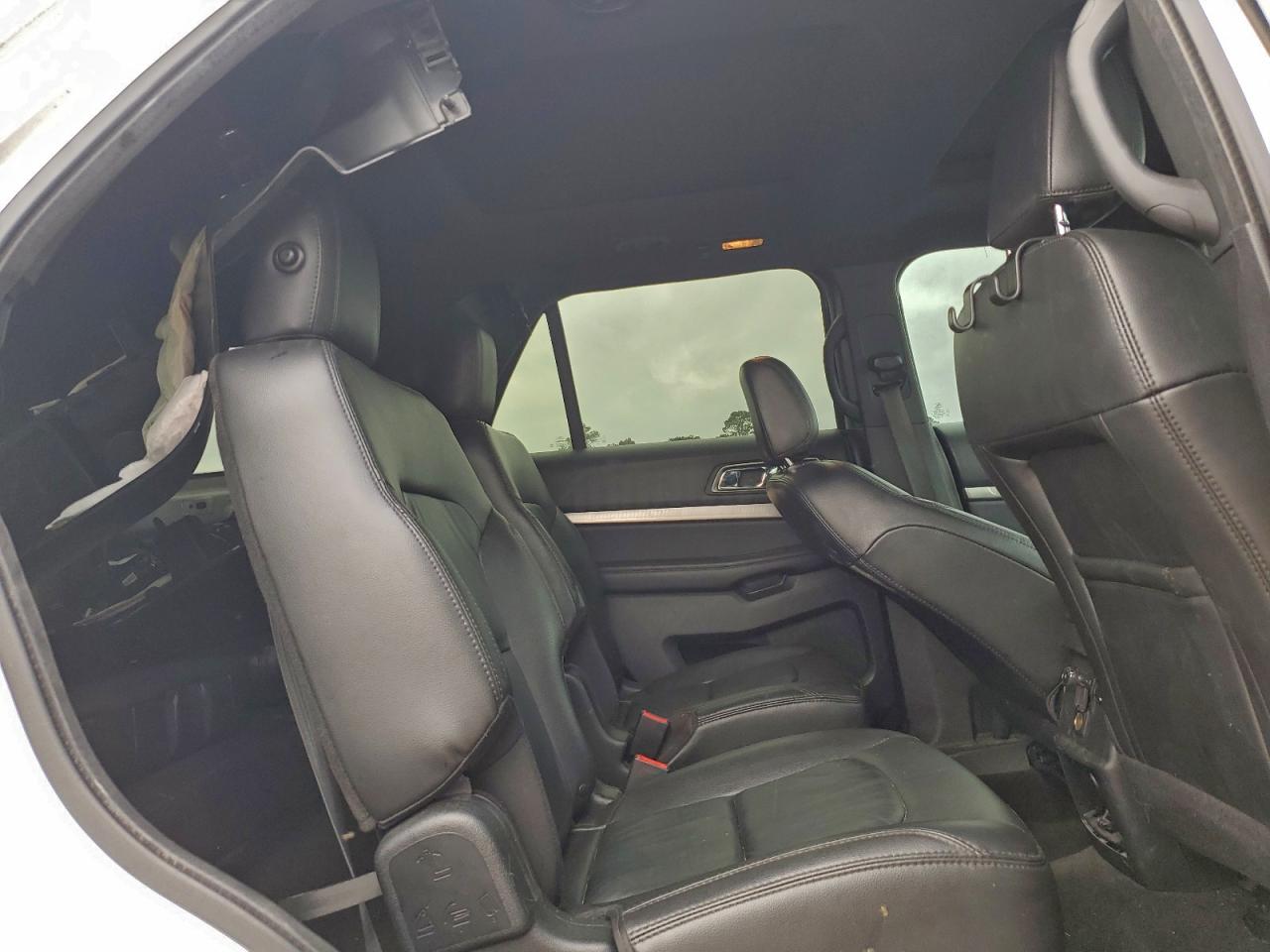 2018 FORD EXPLORER XLT photo 11