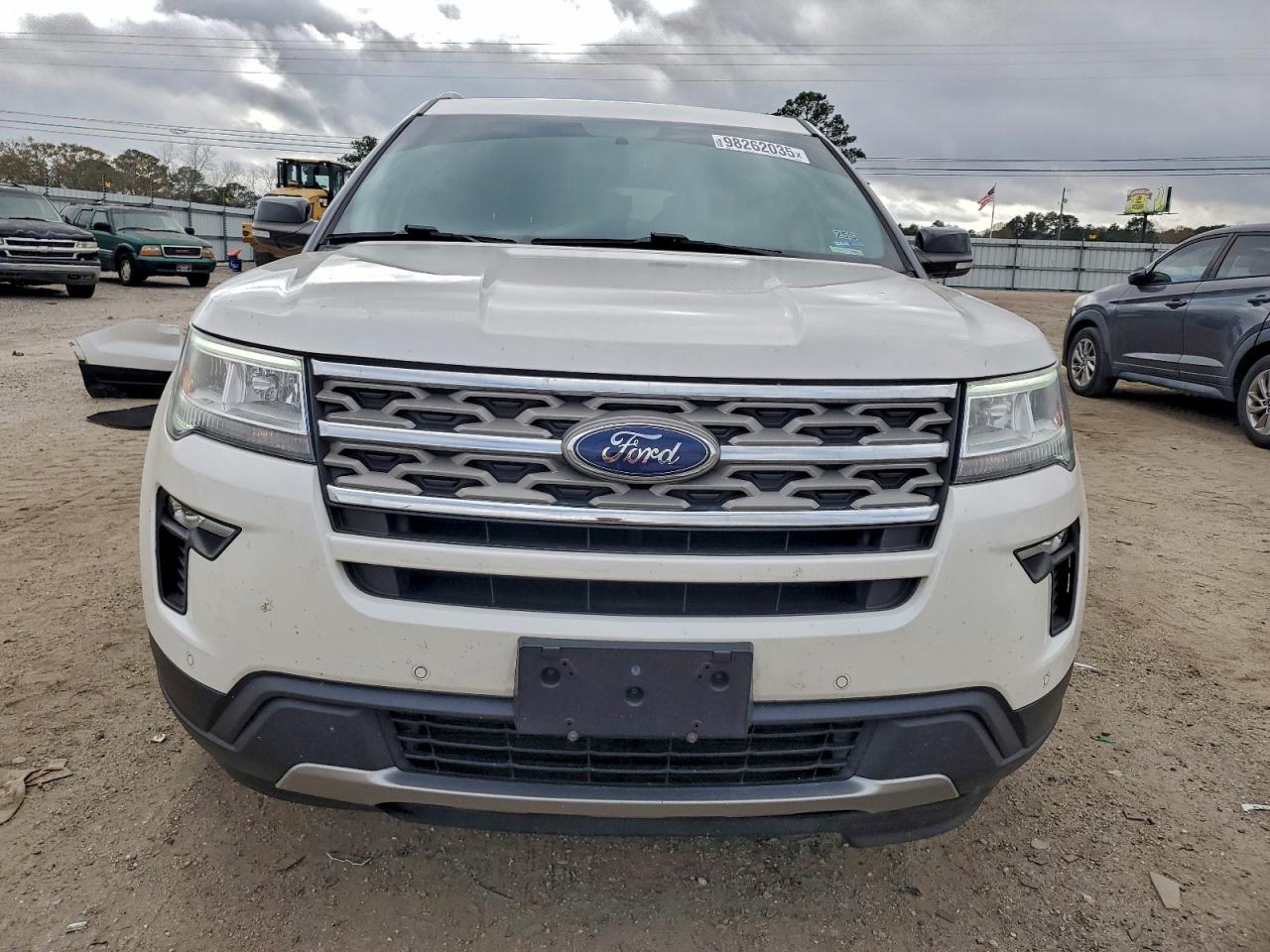 2018 FORD EXPLORER XLT photo 5