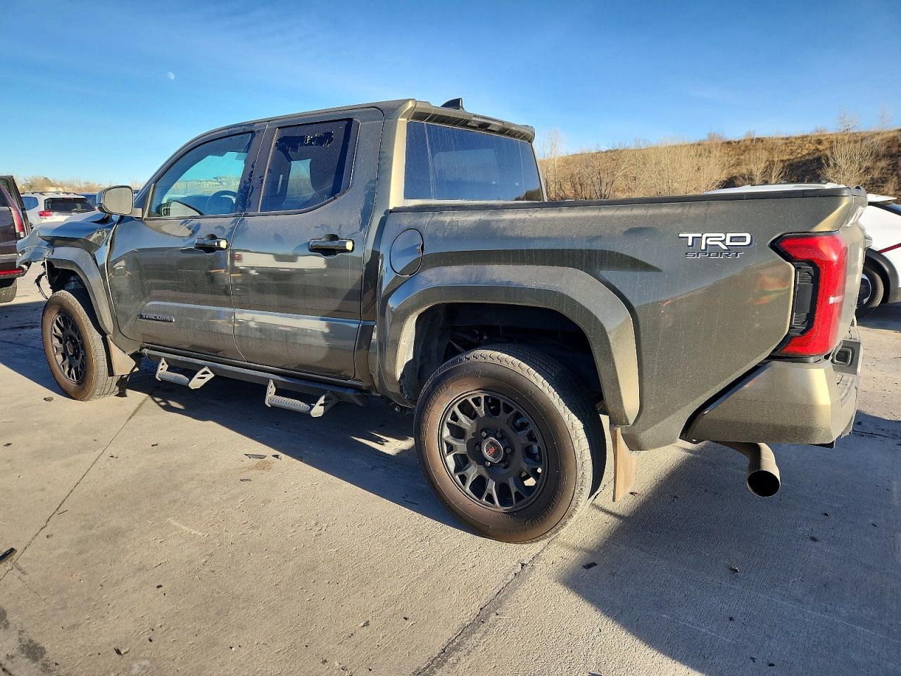 2024 TOYOTA TACOMA DOUBLE CAB photo 2
