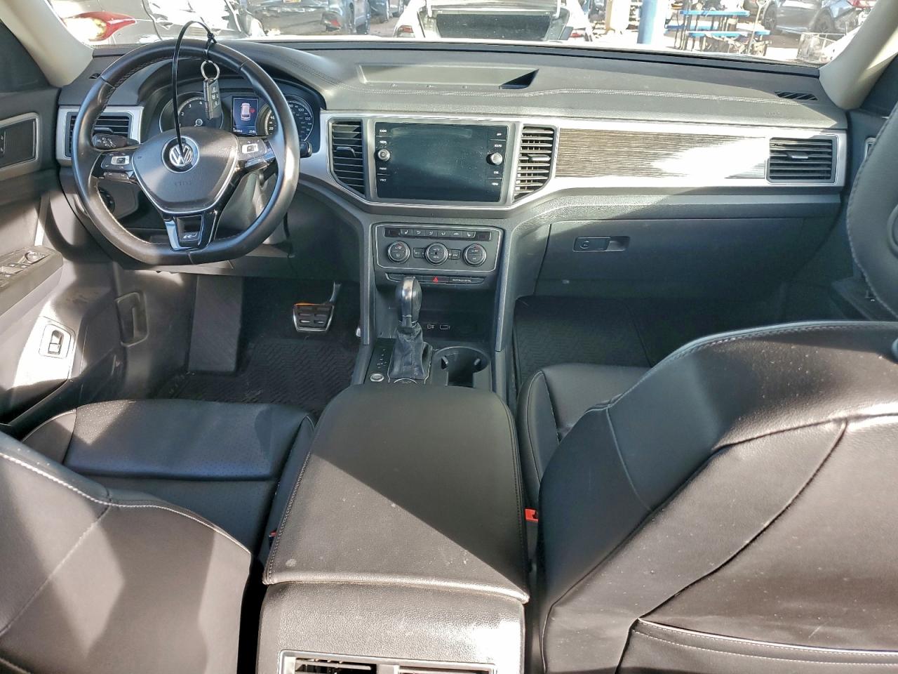2018 VOLKSWAGEN ATLAS SE photo 8