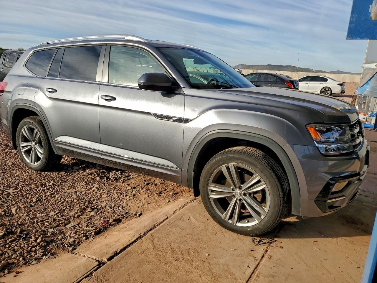 2018 VOLKSWAGEN ATLAS SE photo 4