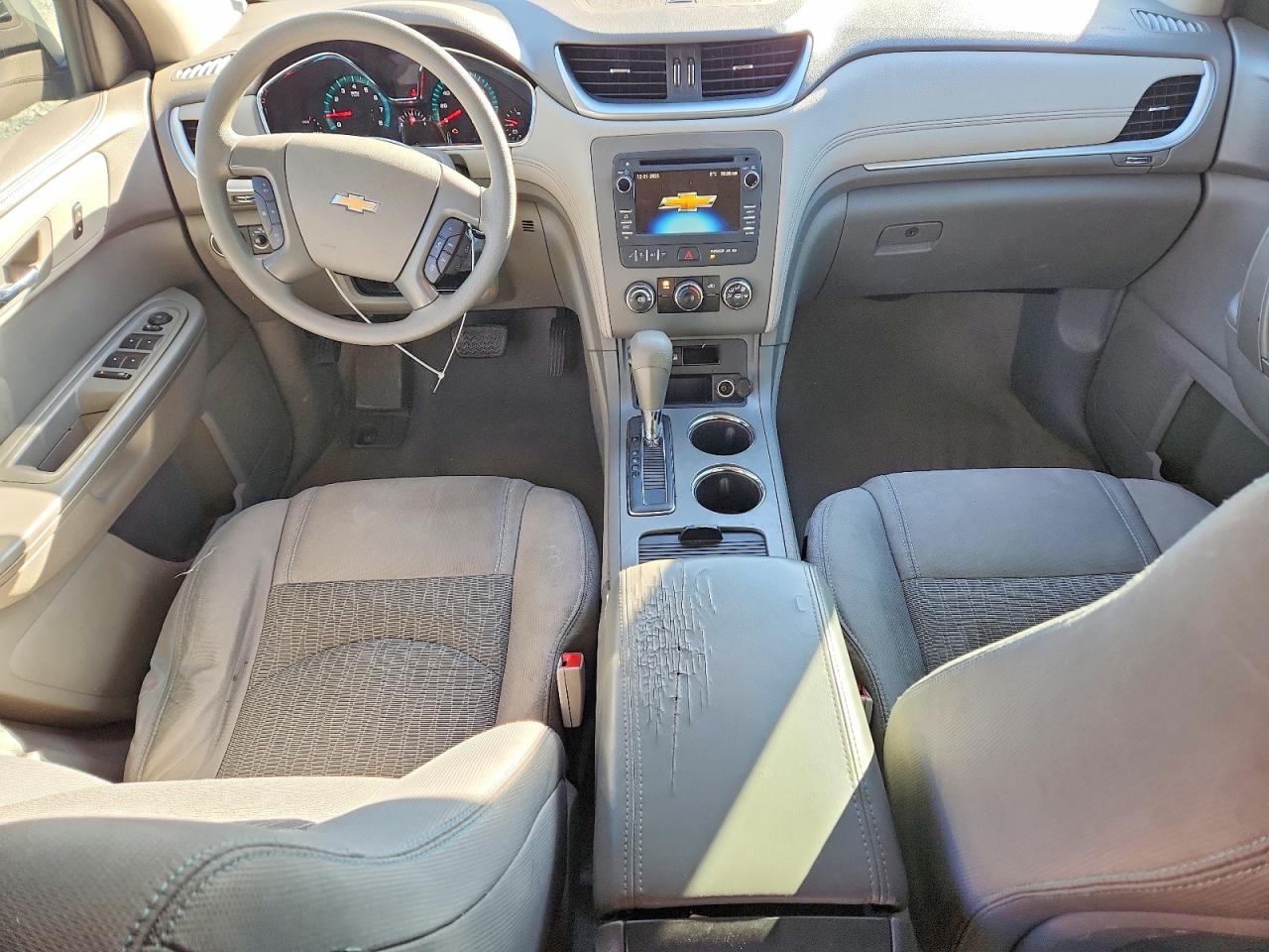 2014 CHEVROLET TRAVERSE LS photo 8