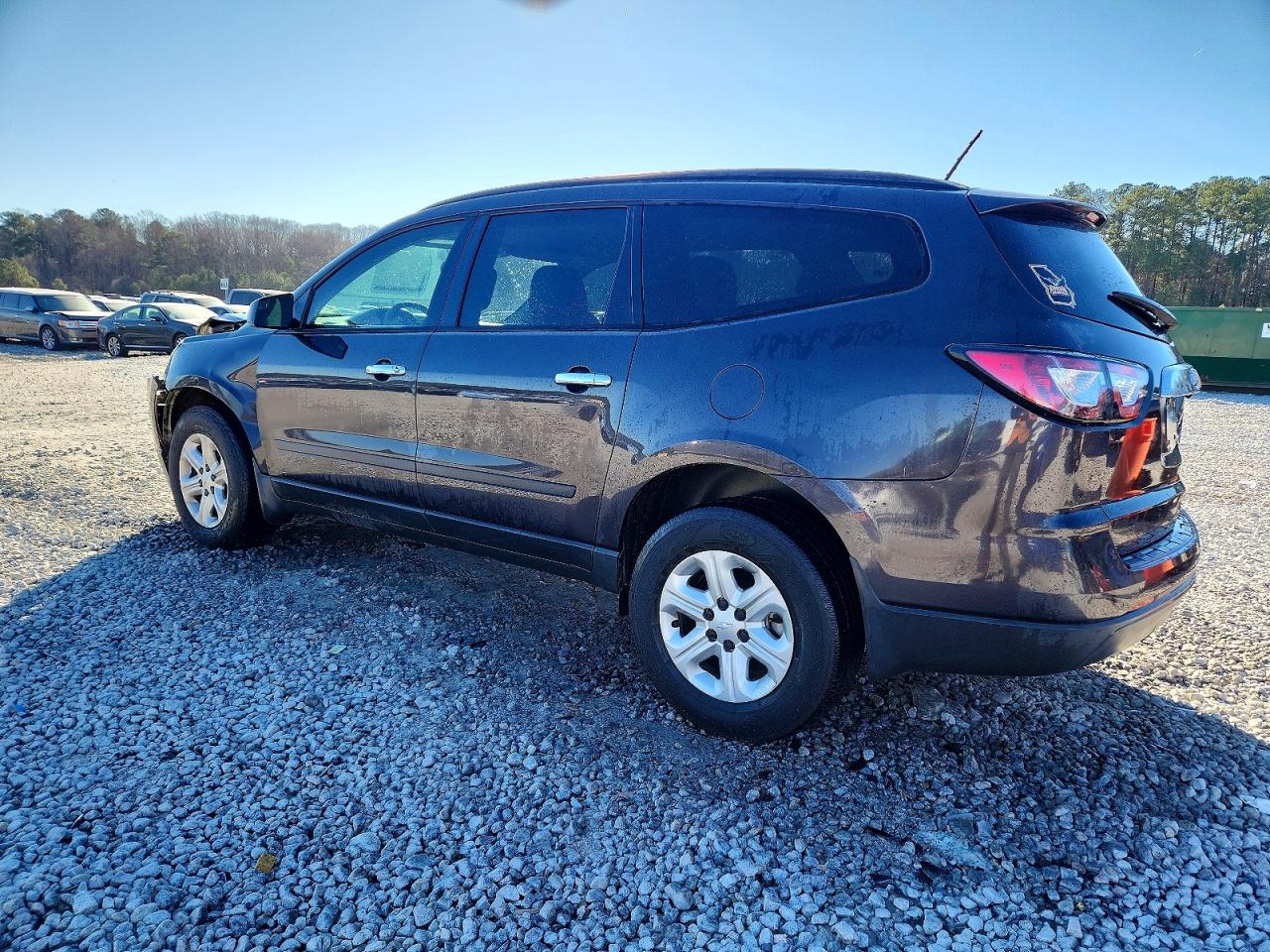 2014 CHEVROLET TRAVERSE LS photo 2