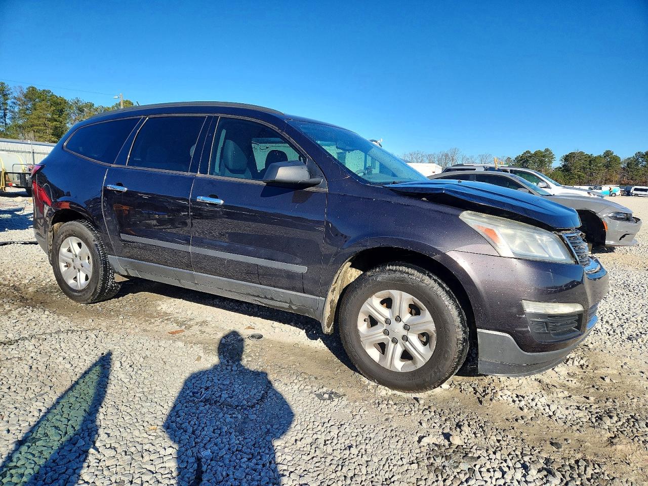 2014 CHEVROLET TRAVERSE LS photo 4