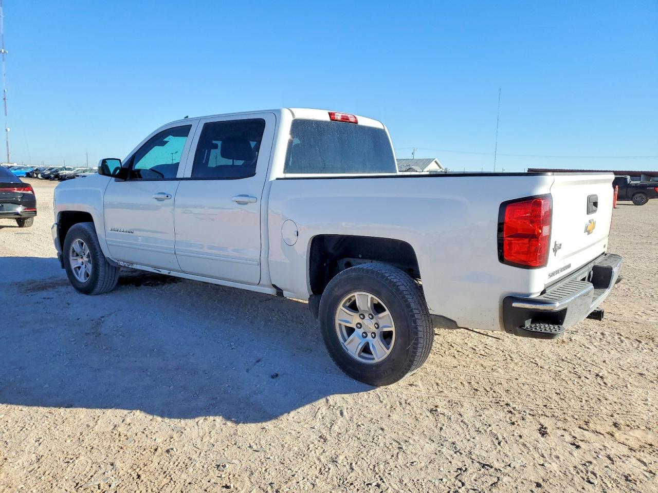 2017 CHEVROLET SILVERADO C1500 LT photo 2