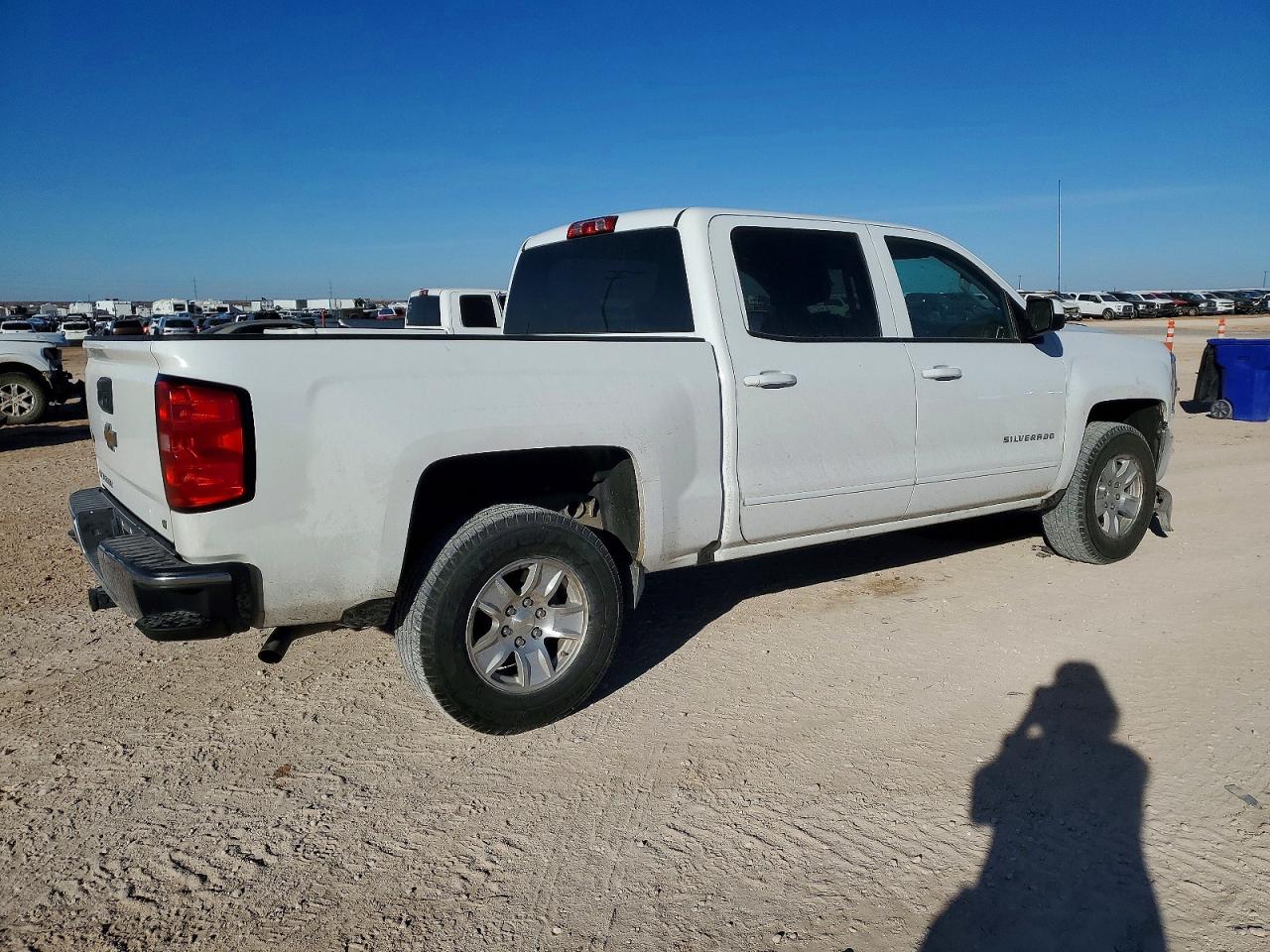 2017 CHEVROLET SILVERADO C1500 LT photo 3