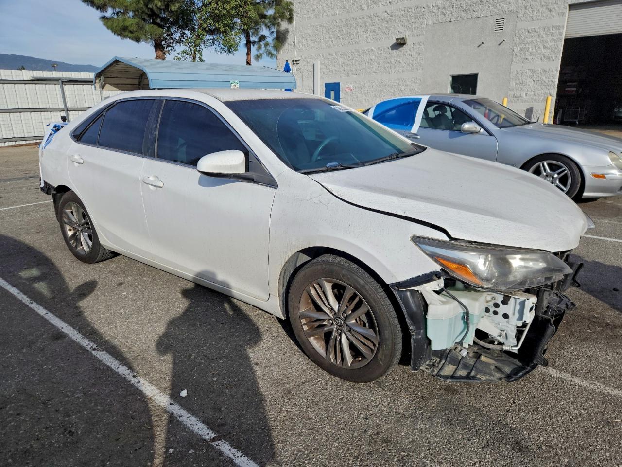 2017 TOYOTA CAMRY LE photo 4