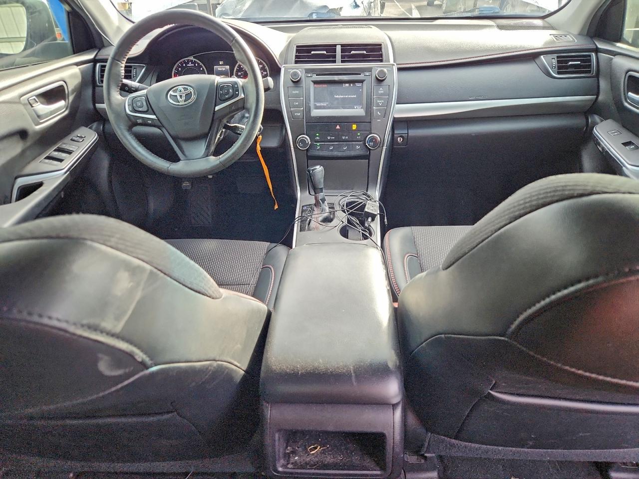 2017 TOYOTA CAMRY LE photo 8