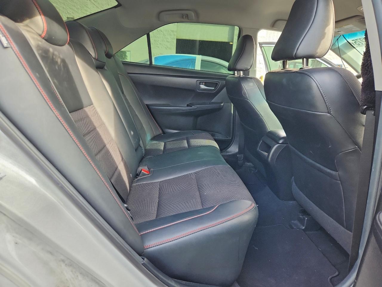 2017 TOYOTA CAMRY LE photo 10