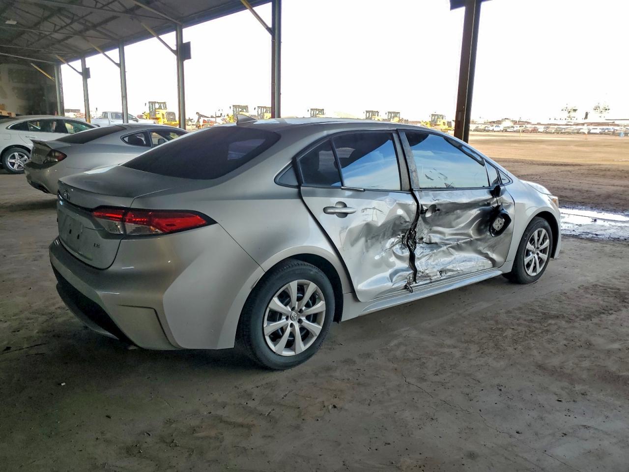2020 TOYOTA COROLLA LE photo 3
