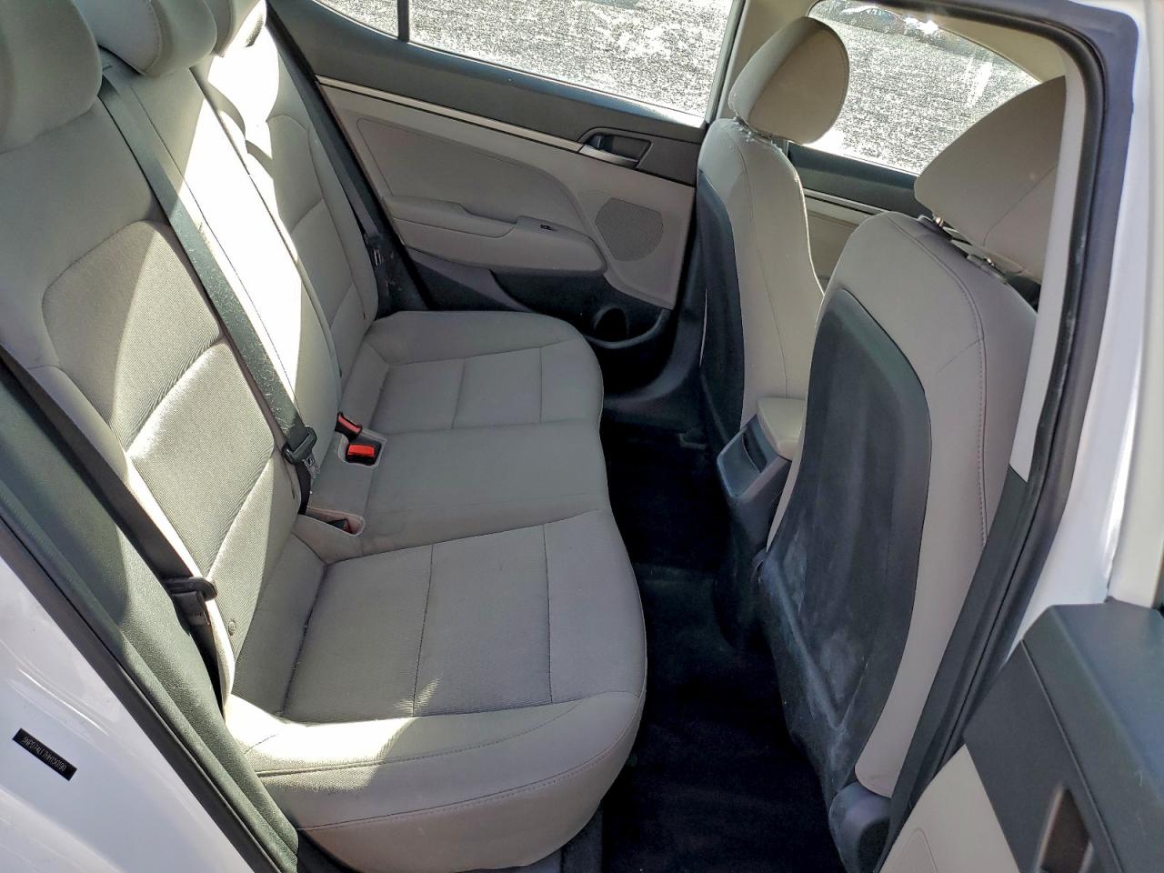 2017 HYUNDAI ELANTRA SE photo 10