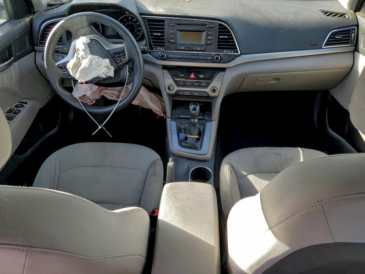 2017 HYUNDAI ELANTRA SE photo 8