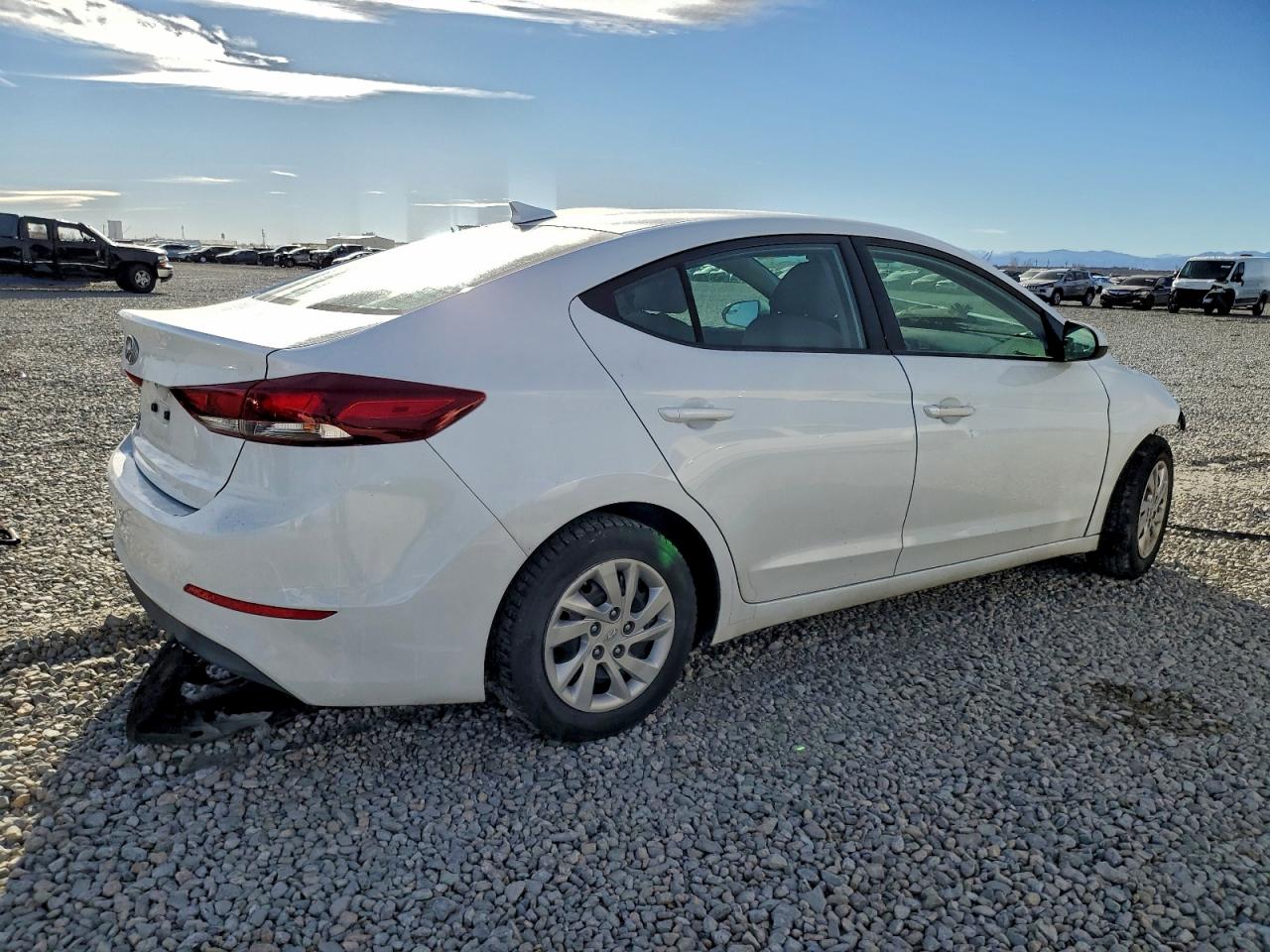 2017 HYUNDAI ELANTRA SE photo 3