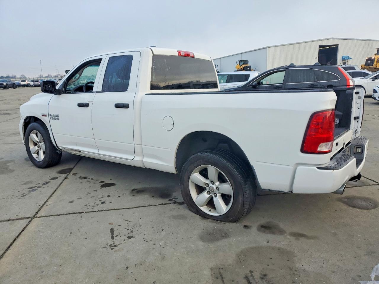 2014 RAM 1500 ST photo 2