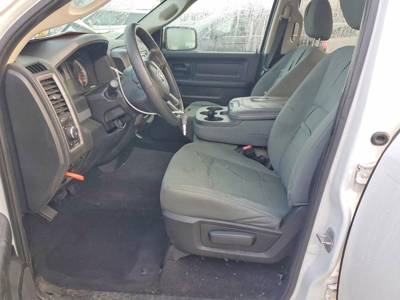 2014 RAM 1500 ST photo 7