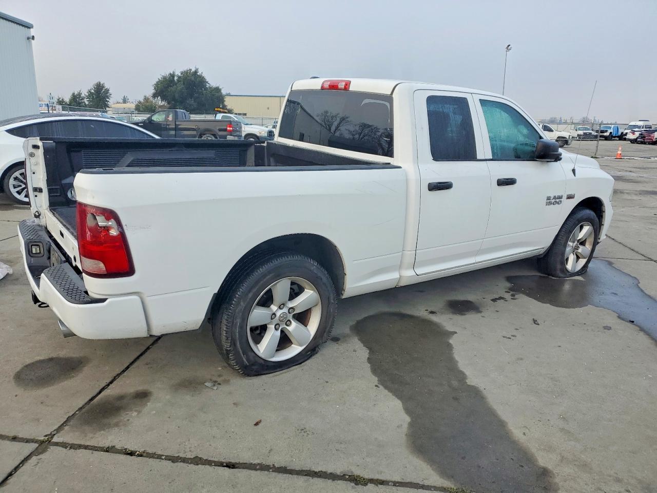 2014 RAM 1500 ST photo 3