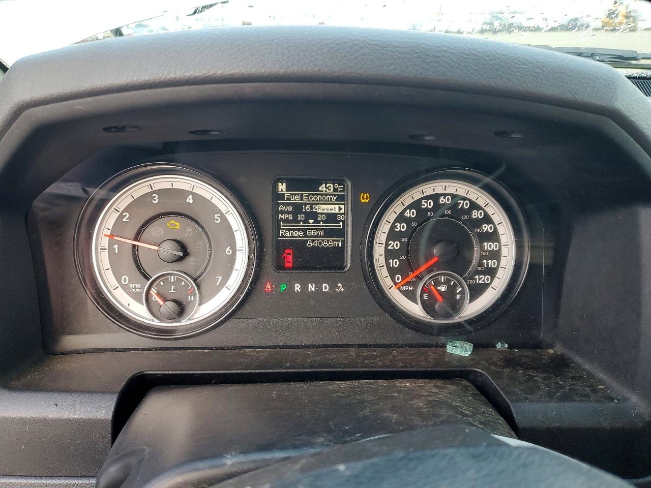 2014 RAM 1500 ST photo 9