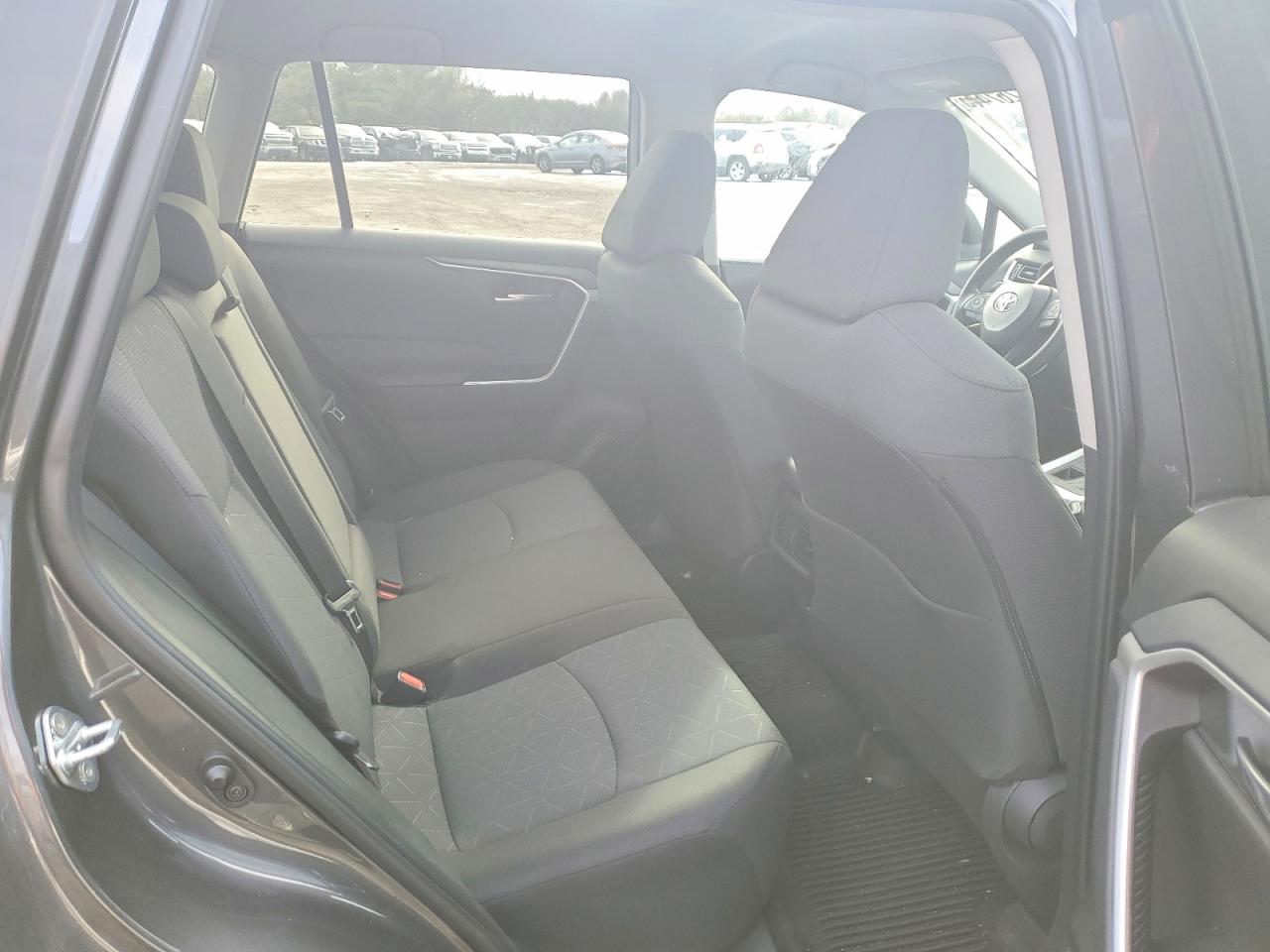 2024 TOYOTA RAV4 XLE photo 19