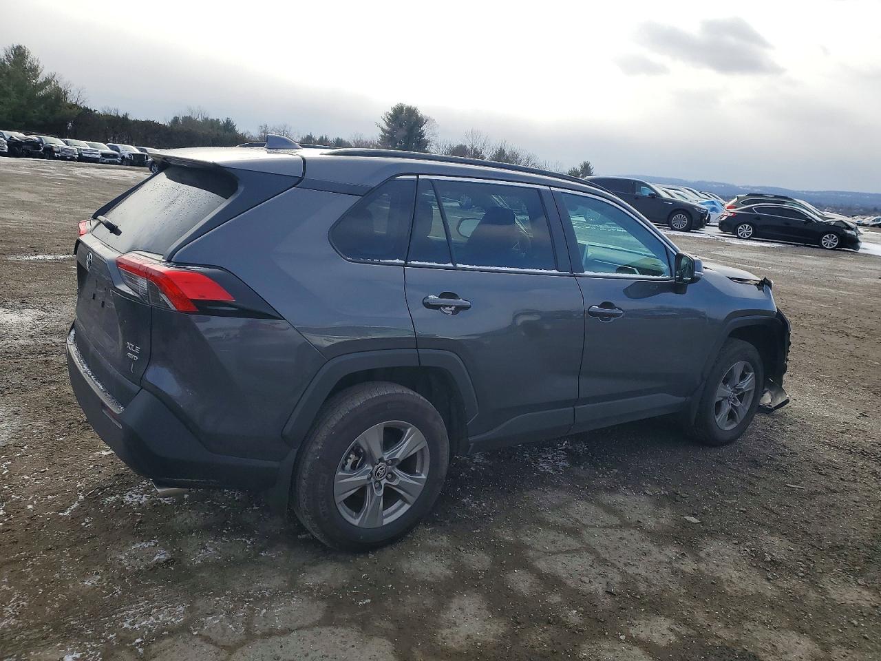 2024 TOYOTA RAV4 XLE photo 5