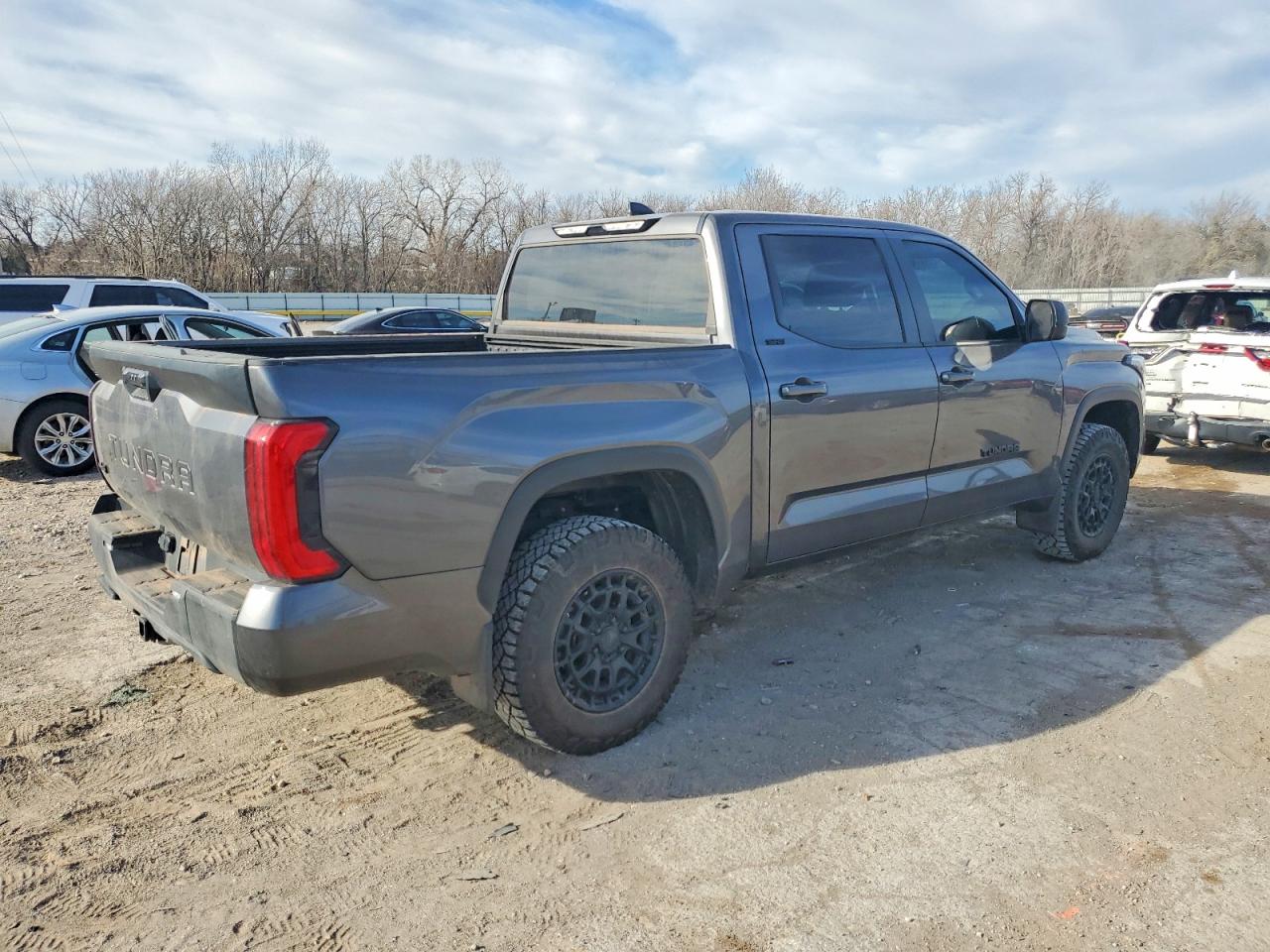 2024 TOYOTA TUNDRA CREWMAX SR photo 5