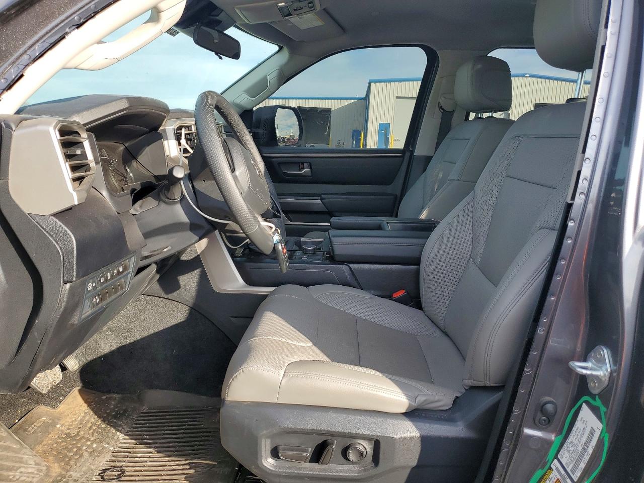 2024 TOYOTA TUNDRA CREWMAX SR photo 13