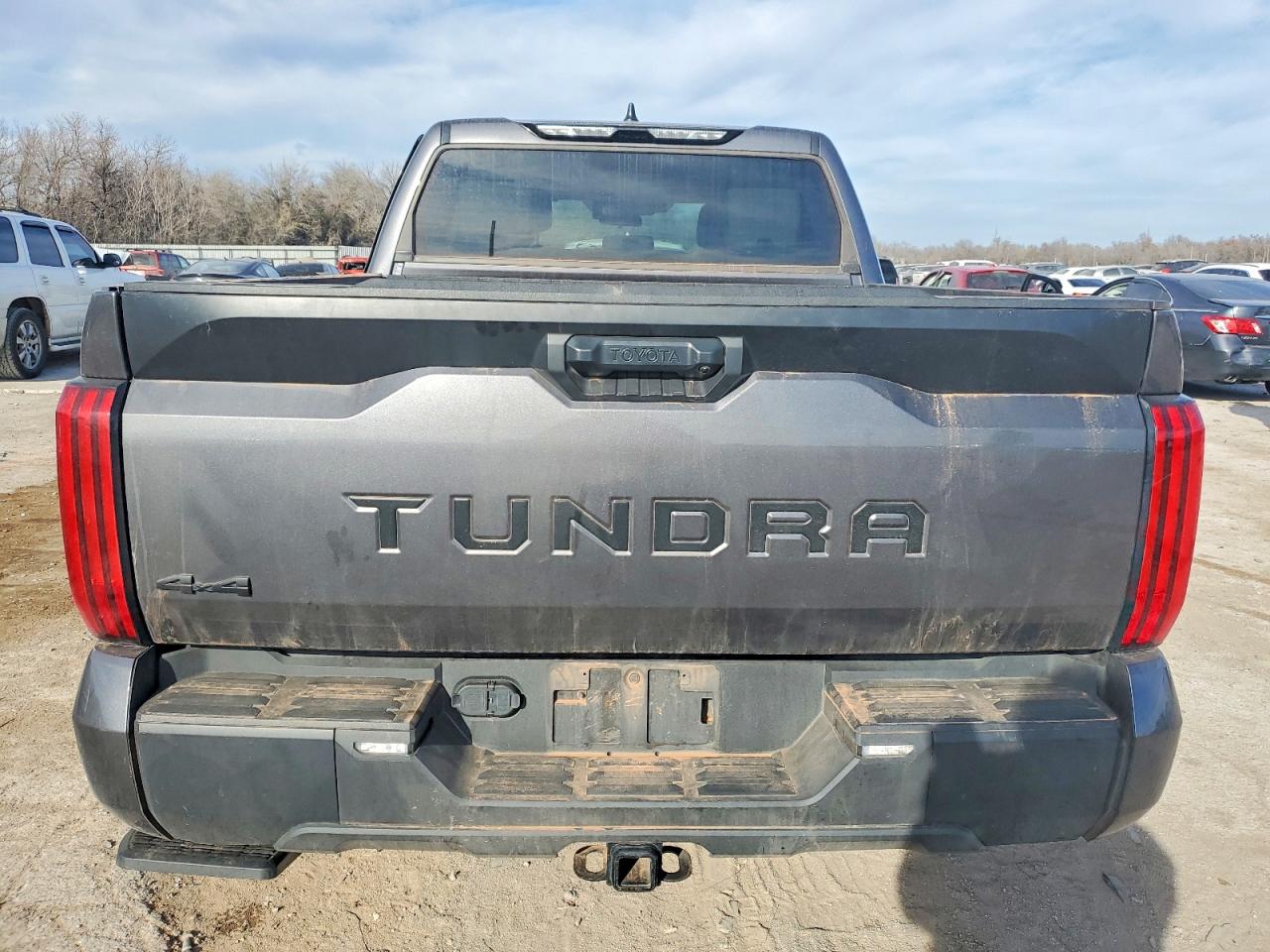2024 TOYOTA TUNDRA CREWMAX SR photo 11