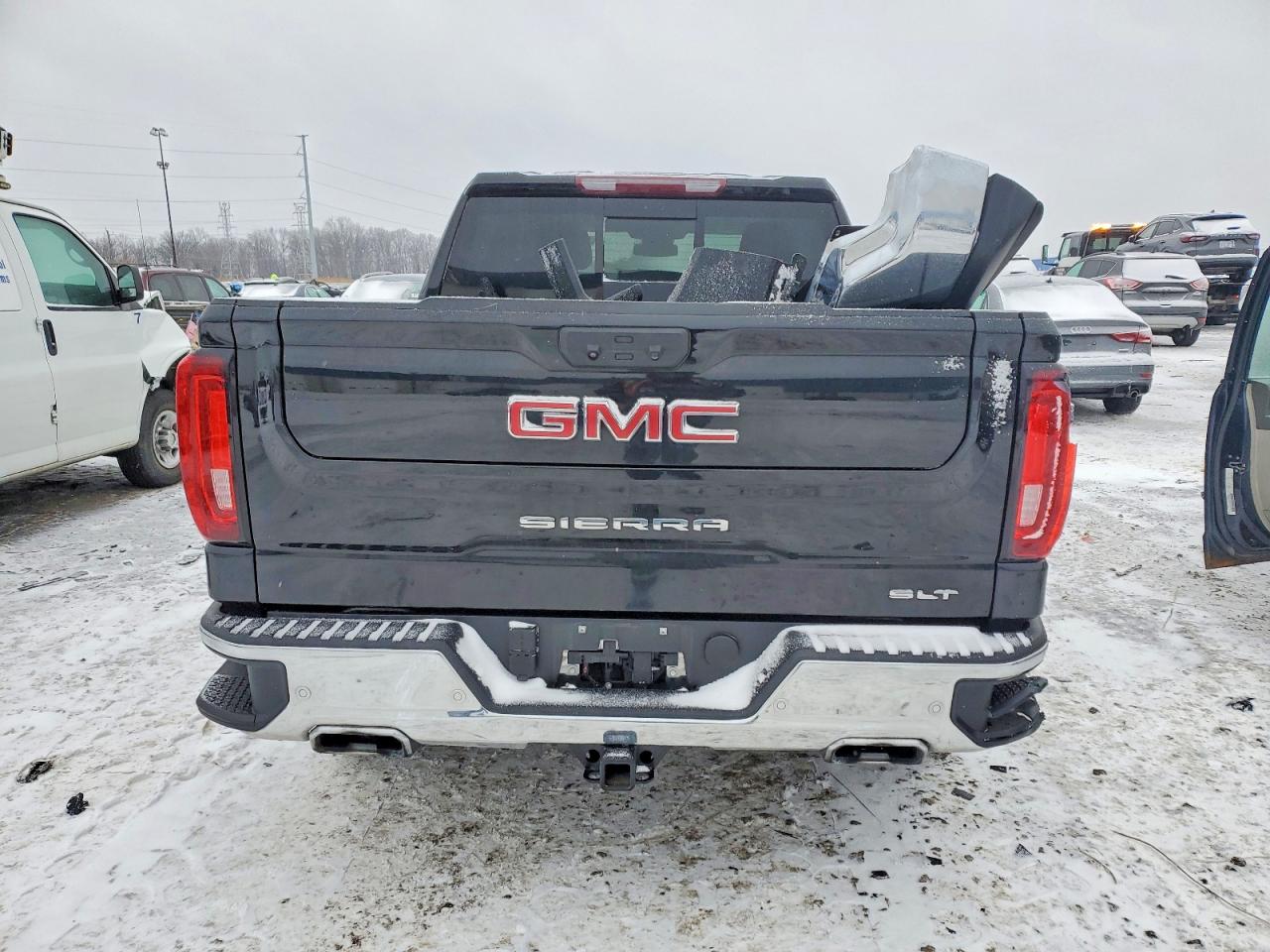 2025 GMC SIERRA K1500 SLT photo 6