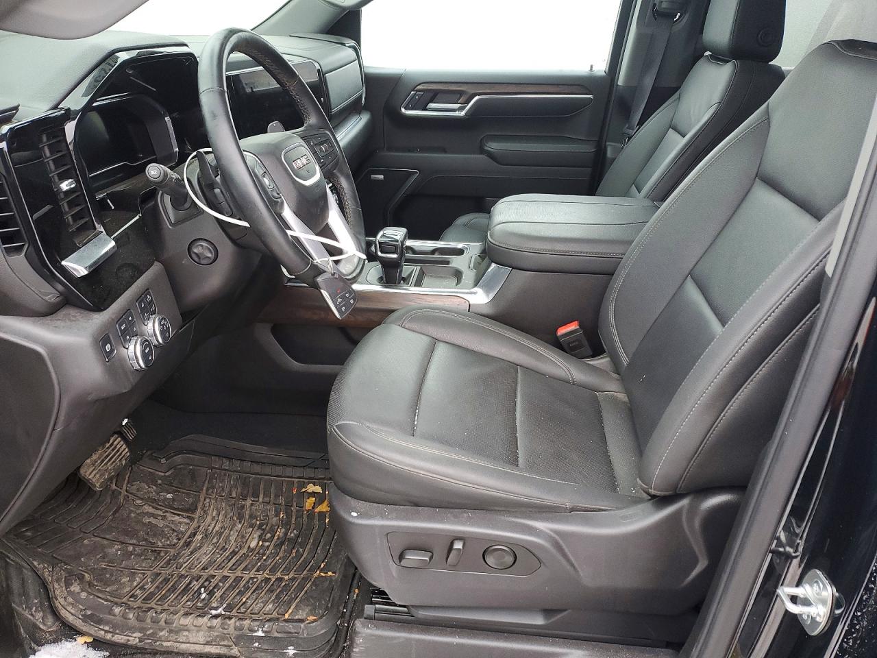 2025 GMC SIERRA K1500 SLT photo 7
