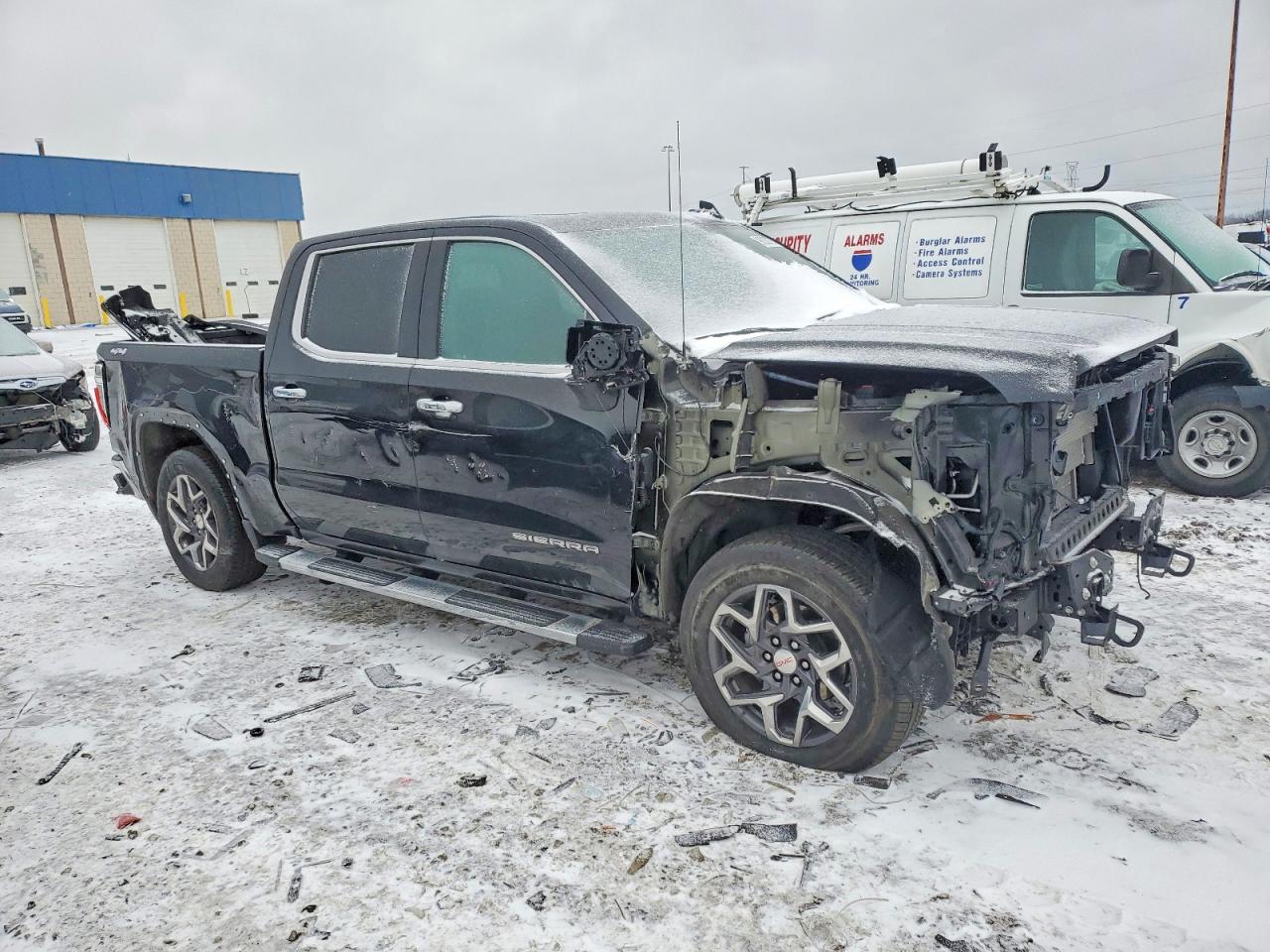 2025 GMC SIERRA K1500 SLT photo 4
