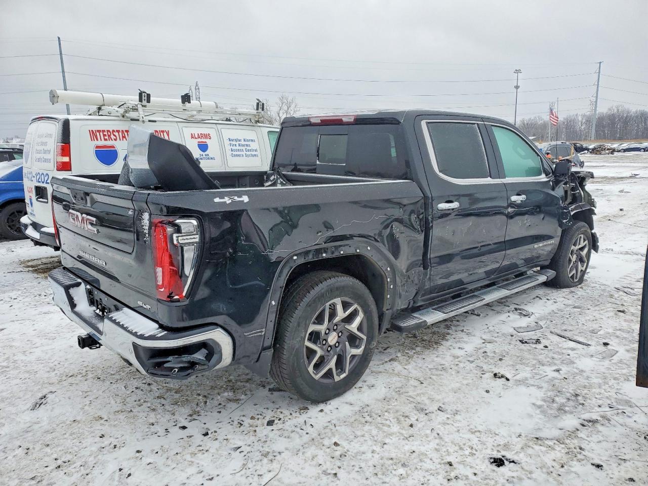 2025 GMC SIERRA K1500 SLT photo 3