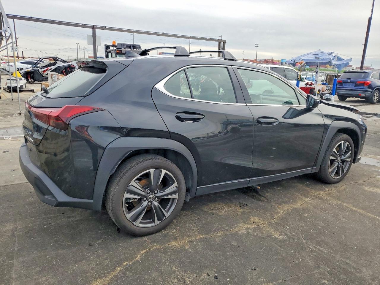 2023 LEXUS UX 250H BASE photo 3