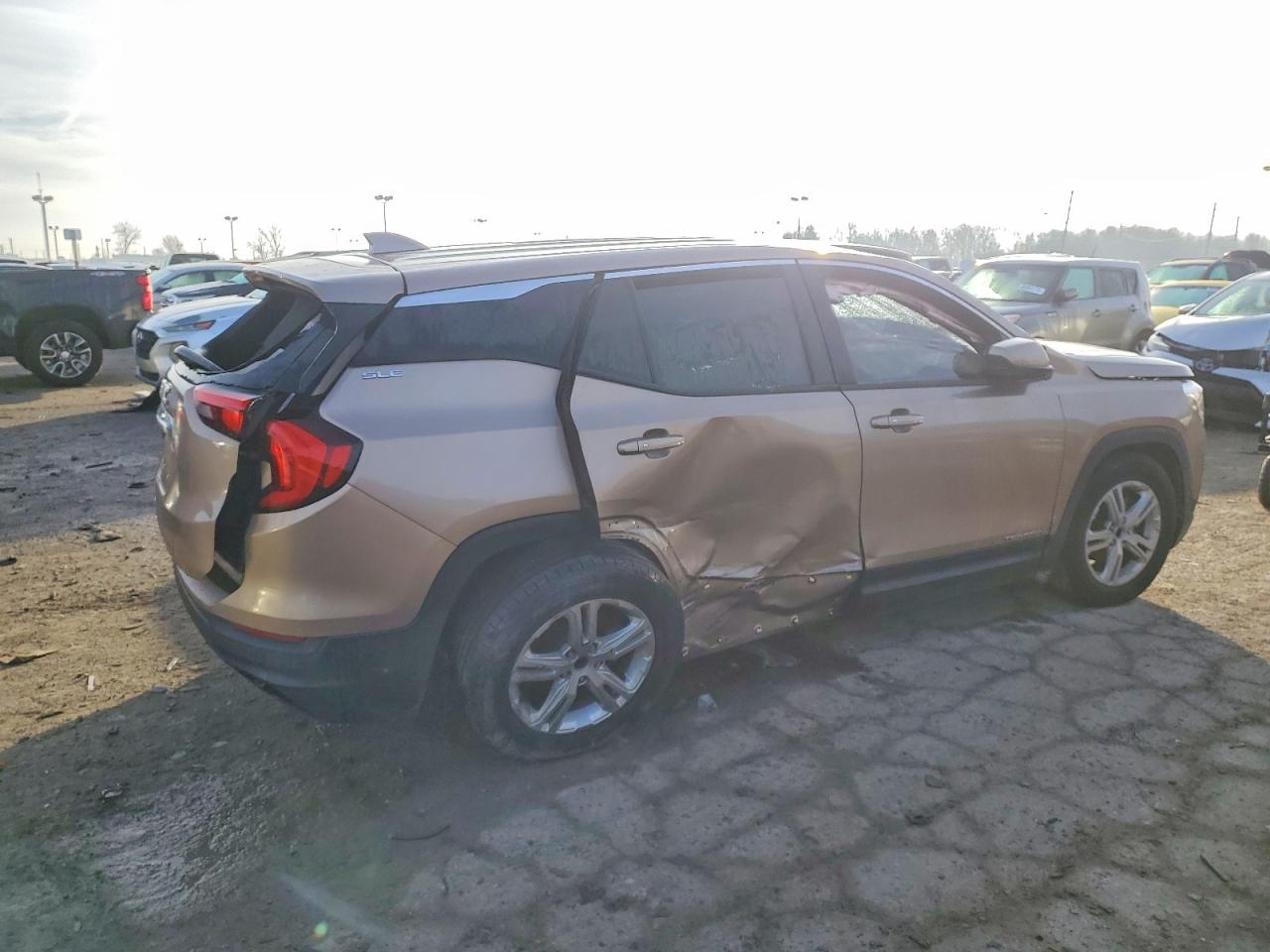 2019 GMC TERRAIN SLE photo 3