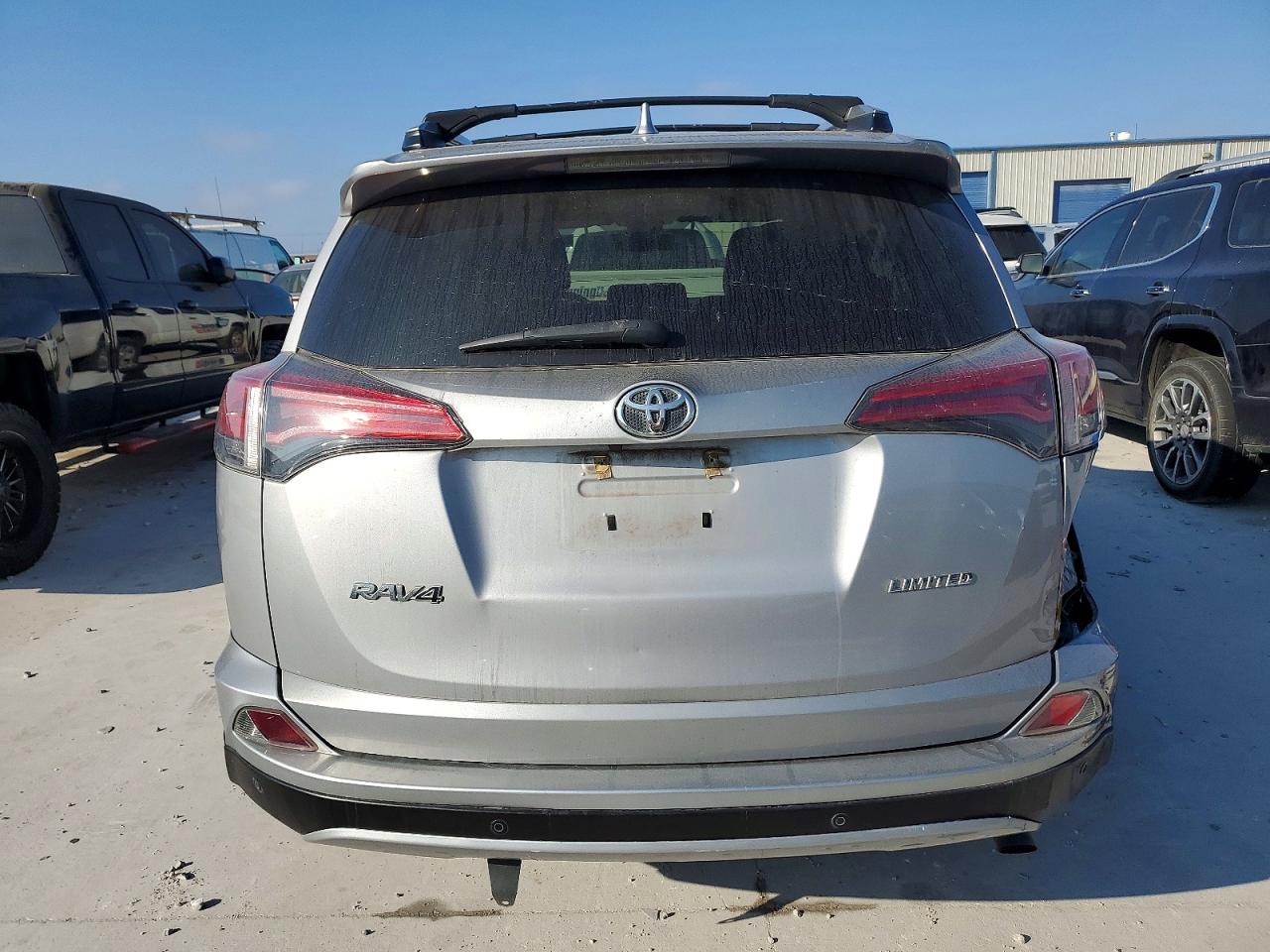 2017 TOYOTA RAV4 LIMITED photo 6