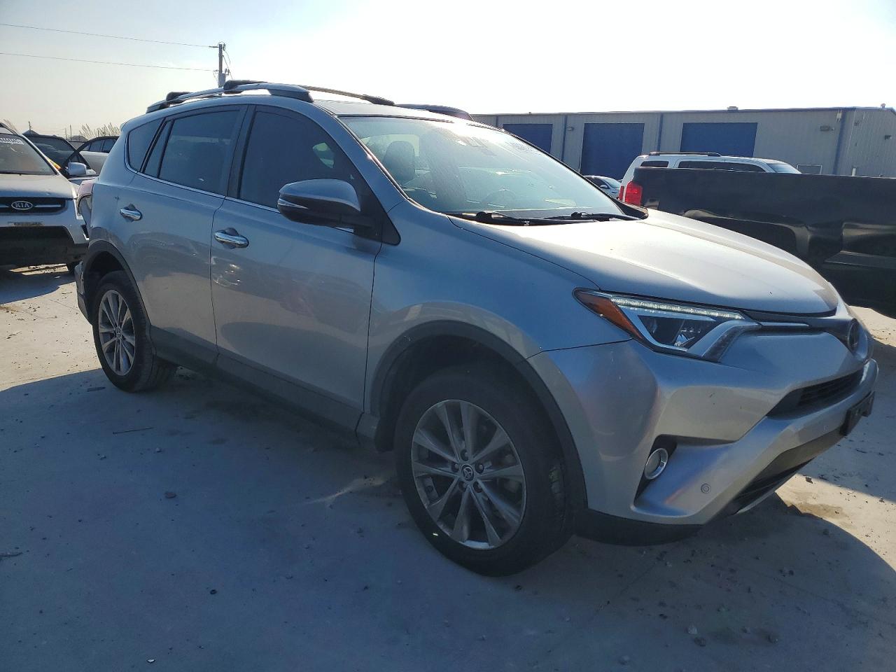 2017 TOYOTA RAV4 LIMITED photo 4