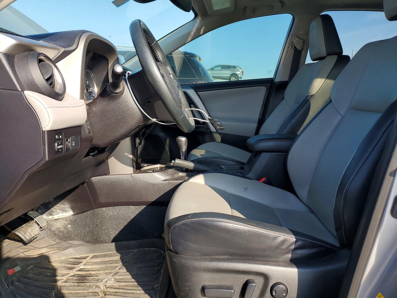 2017 TOYOTA RAV4 LIMITED photo 7