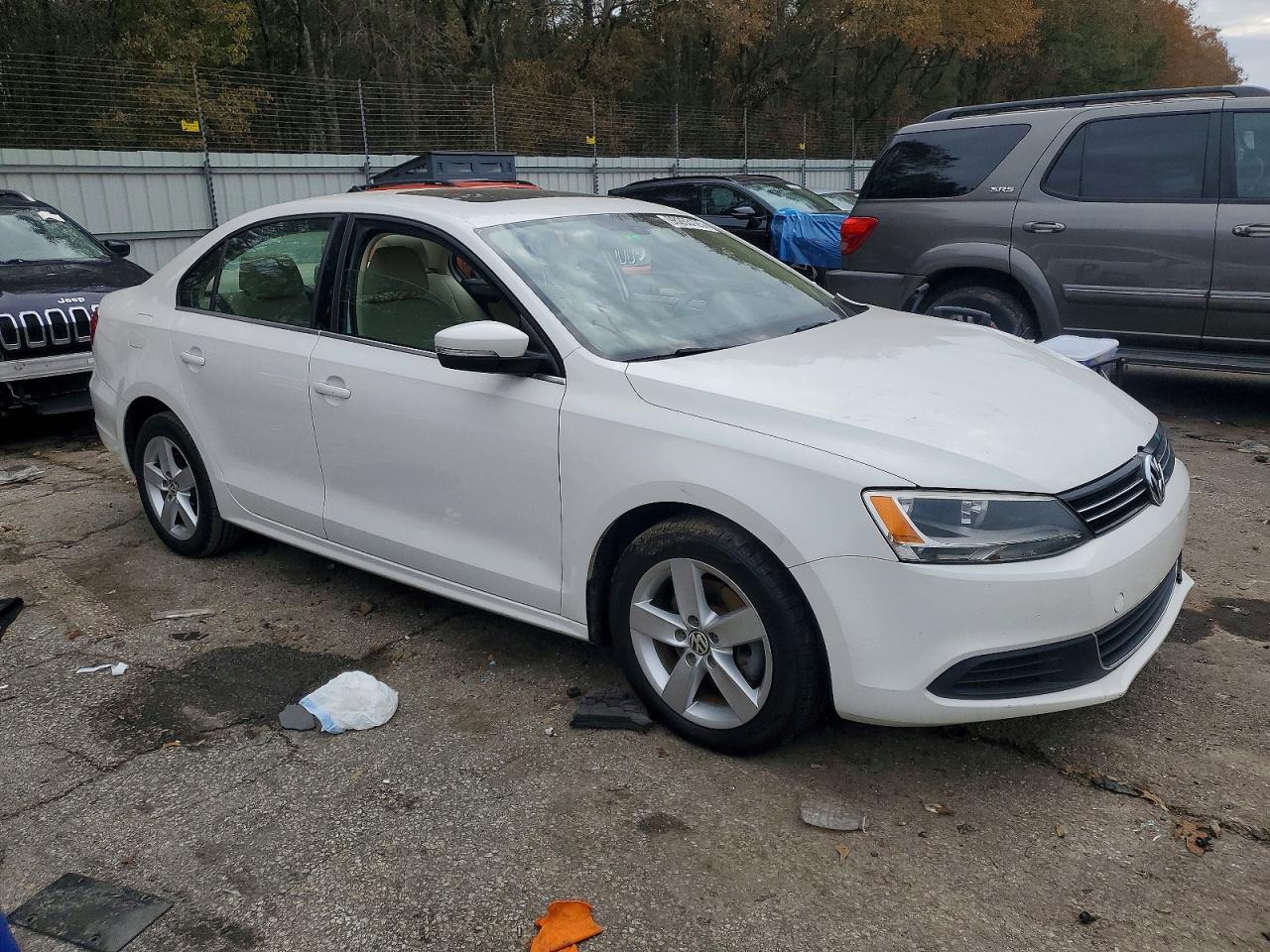 2013 VOLKSWAGEN JETTA TDI photo 4