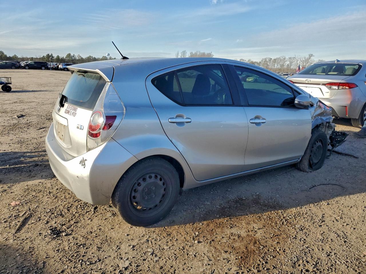2013 TOYOTA PRIUS C photo 3