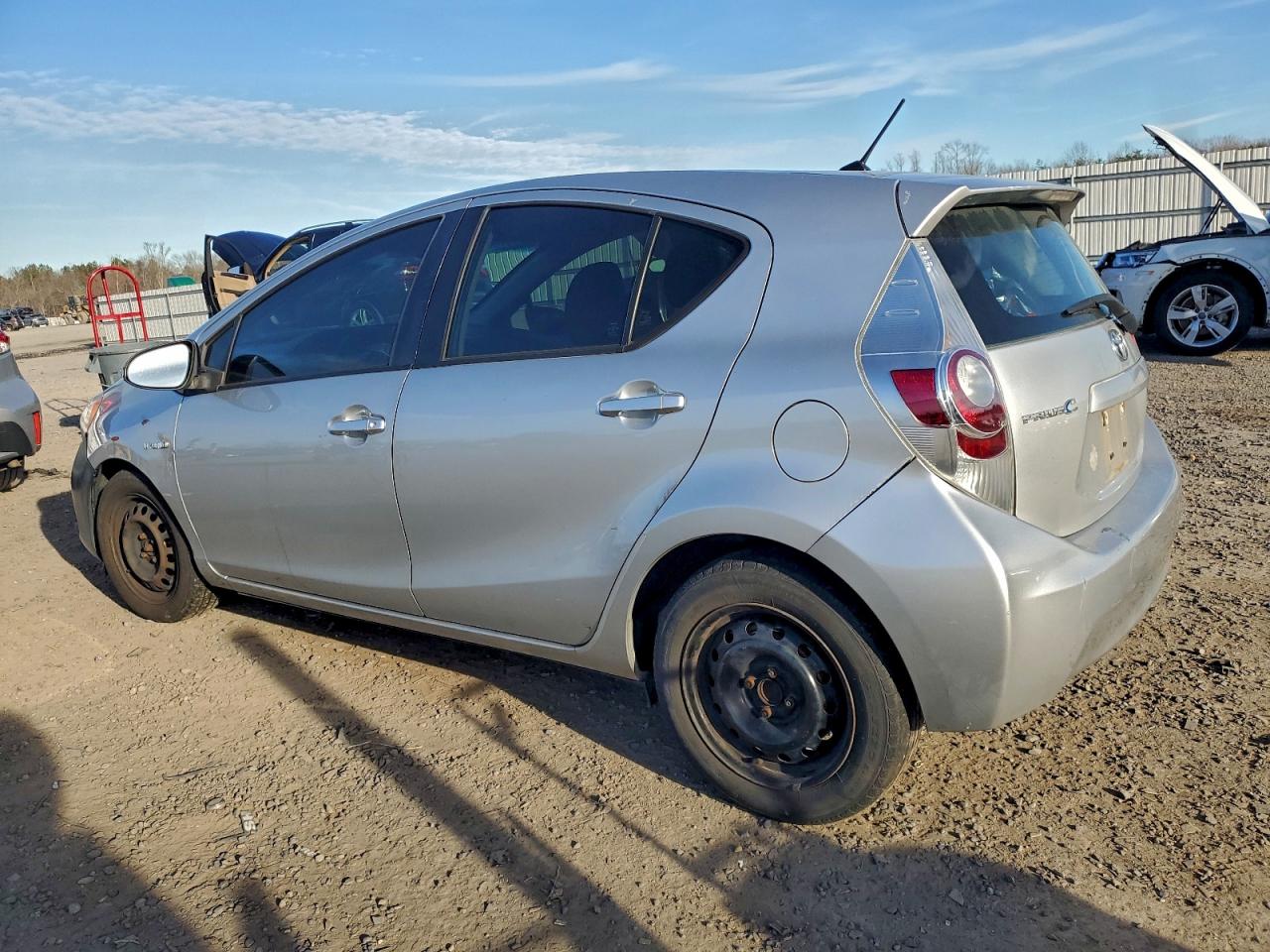2013 TOYOTA PRIUS C photo 2