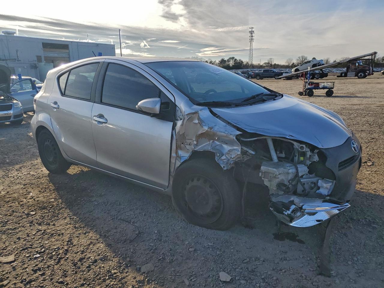 2013 TOYOTA PRIUS C photo 4