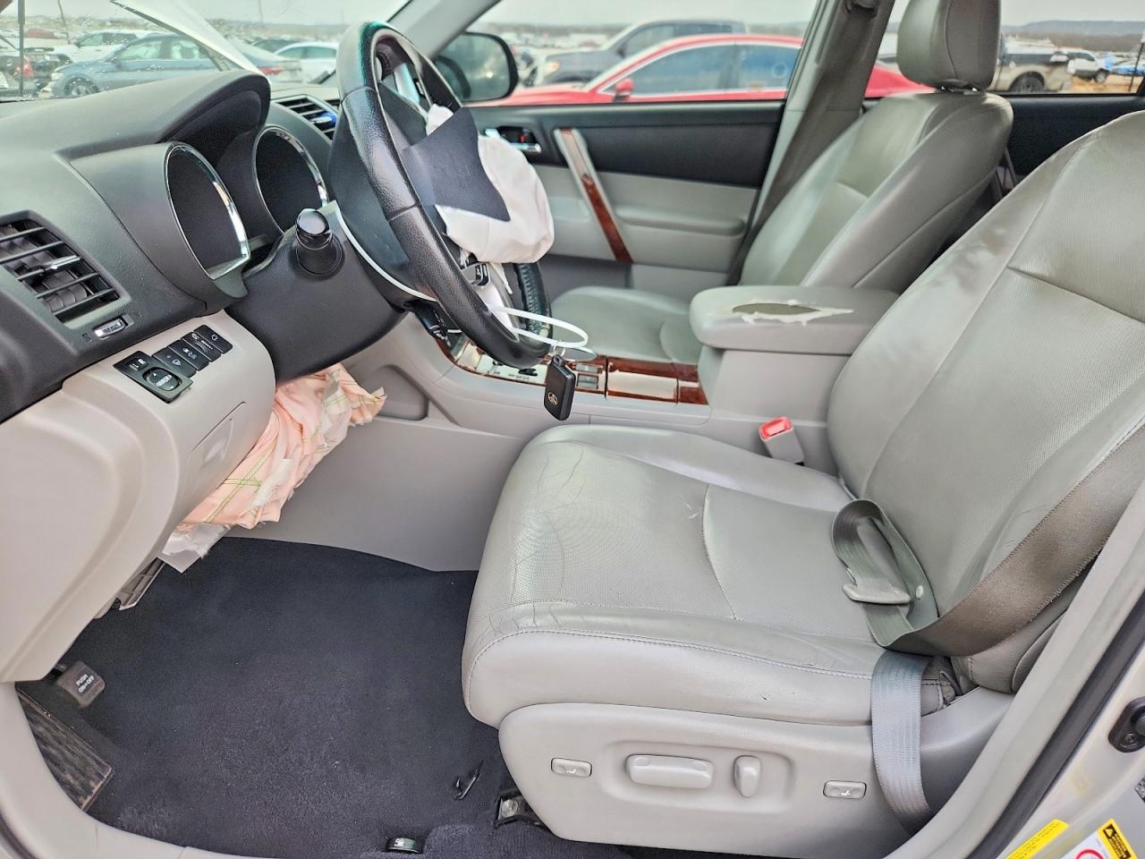 2013 TOYOTA HIGHLANDER LIMITED photo 7