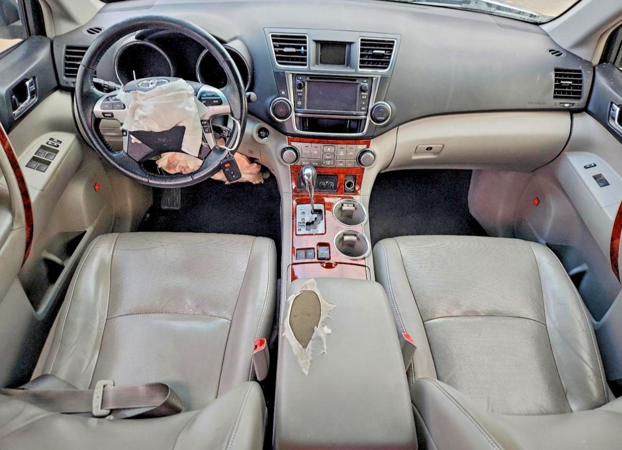 2013 TOYOTA HIGHLANDER LIMITED photo 8
