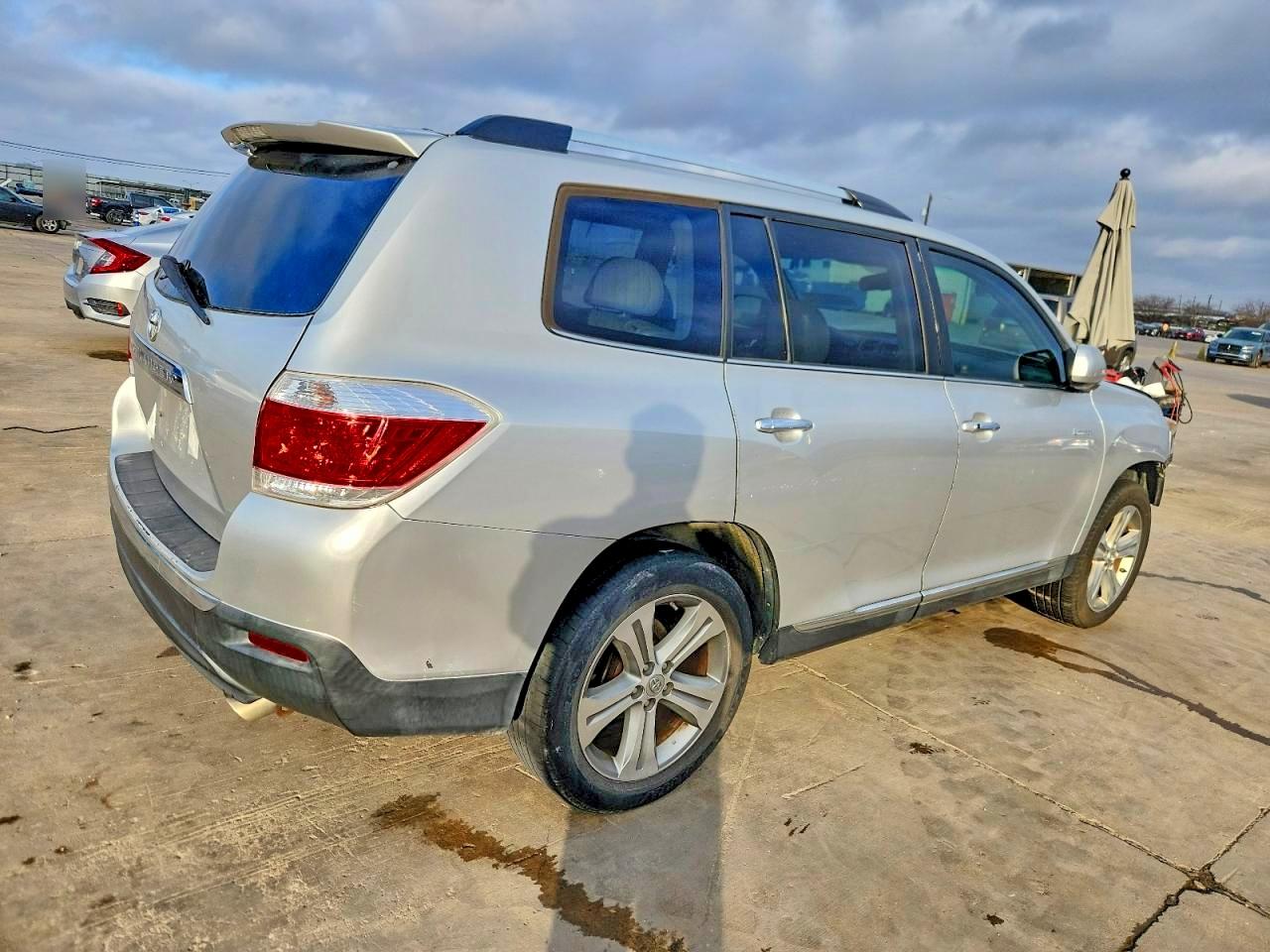 2013 TOYOTA HIGHLANDER LIMITED photo 3