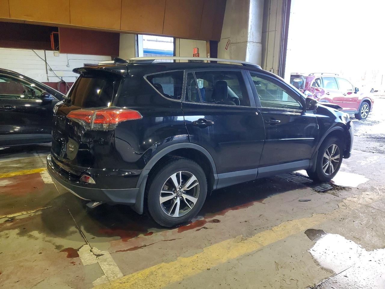 2017 TOYOTA RAV4 XLE photo 3