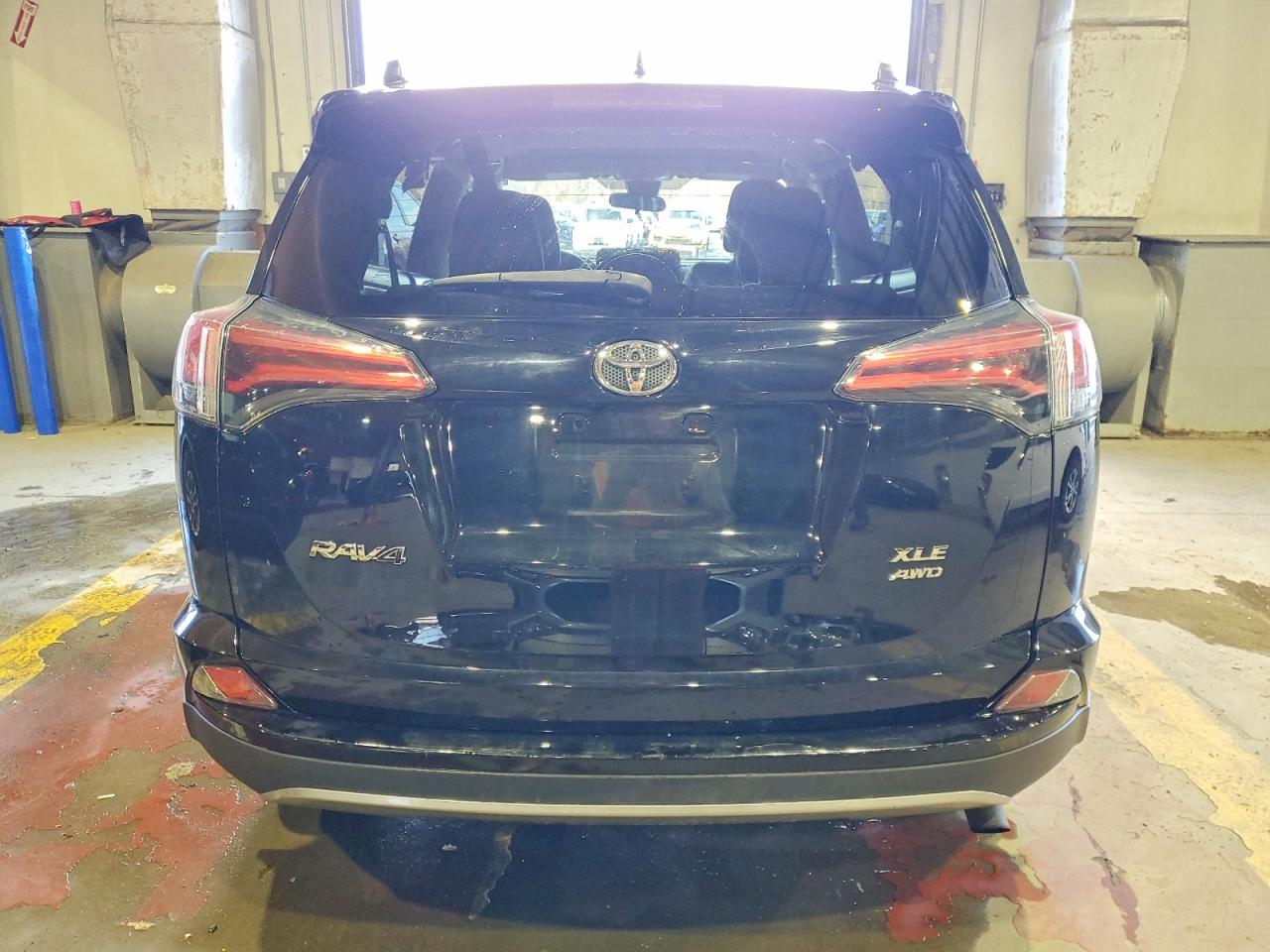 2017 TOYOTA RAV4 XLE photo 6