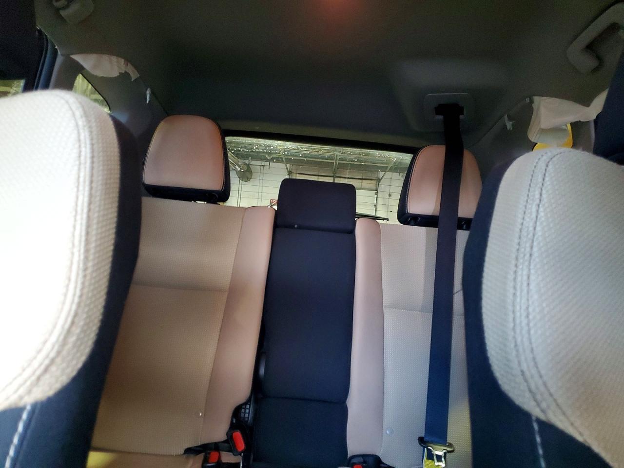2017 TOYOTA RAV4 XLE photo 10
