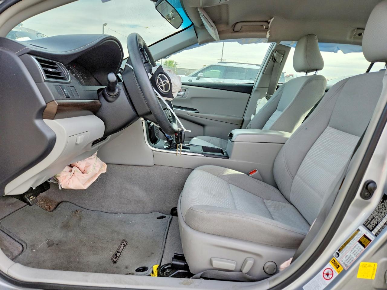 2015 TOYOTA CAMRY LE photo 7